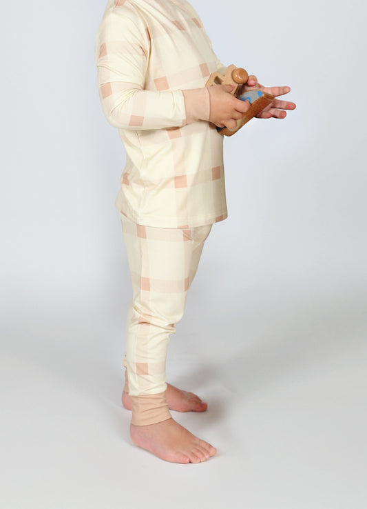 Pijama de cuadros con manga larga
